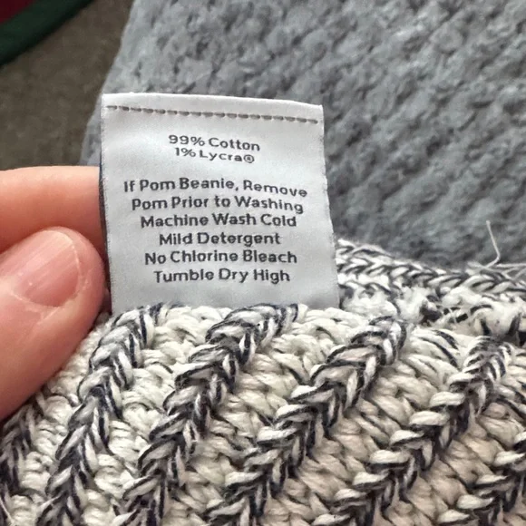 Love Your Melon Penn State Knit Beanie, Excellent Condition - Picture 3 of 5